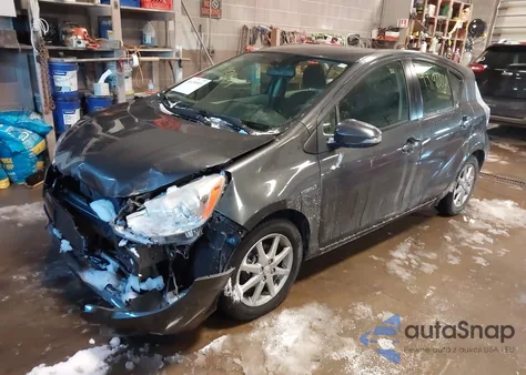 2013 Toyota Prius C Three from USA, damaged, VIN JTDKDTB35D1049233